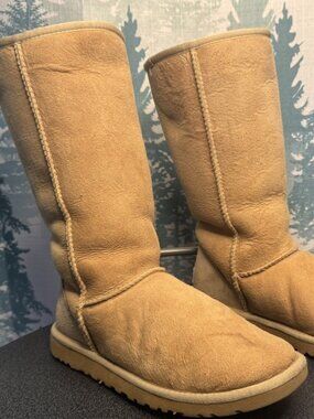 Ugg Women’s Classic Tall II - Tan Suede Sheepskin Boots - Size 6  - USED